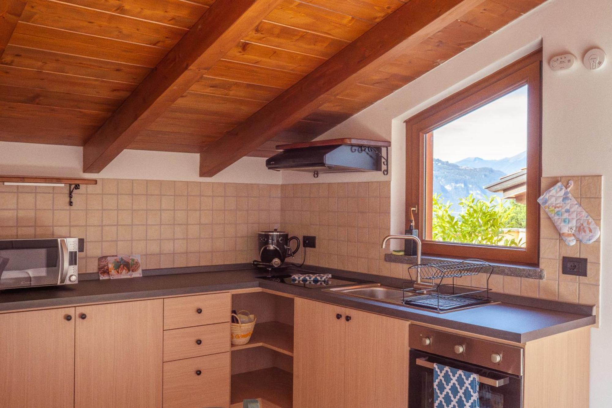 Larius Apartment - Como Lake View Mandello del Lario Ngoại thất bức ảnh